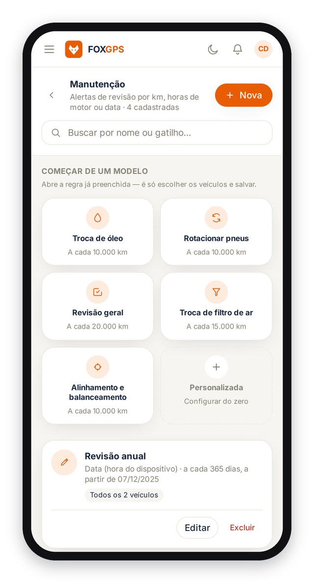 Tela de manutenção no celular: modelos prontos de revisão (troca de óleo, pneus, revisão geral, filtro de ar, alinhamento) e a regra de revisão anual para os 2 veículos